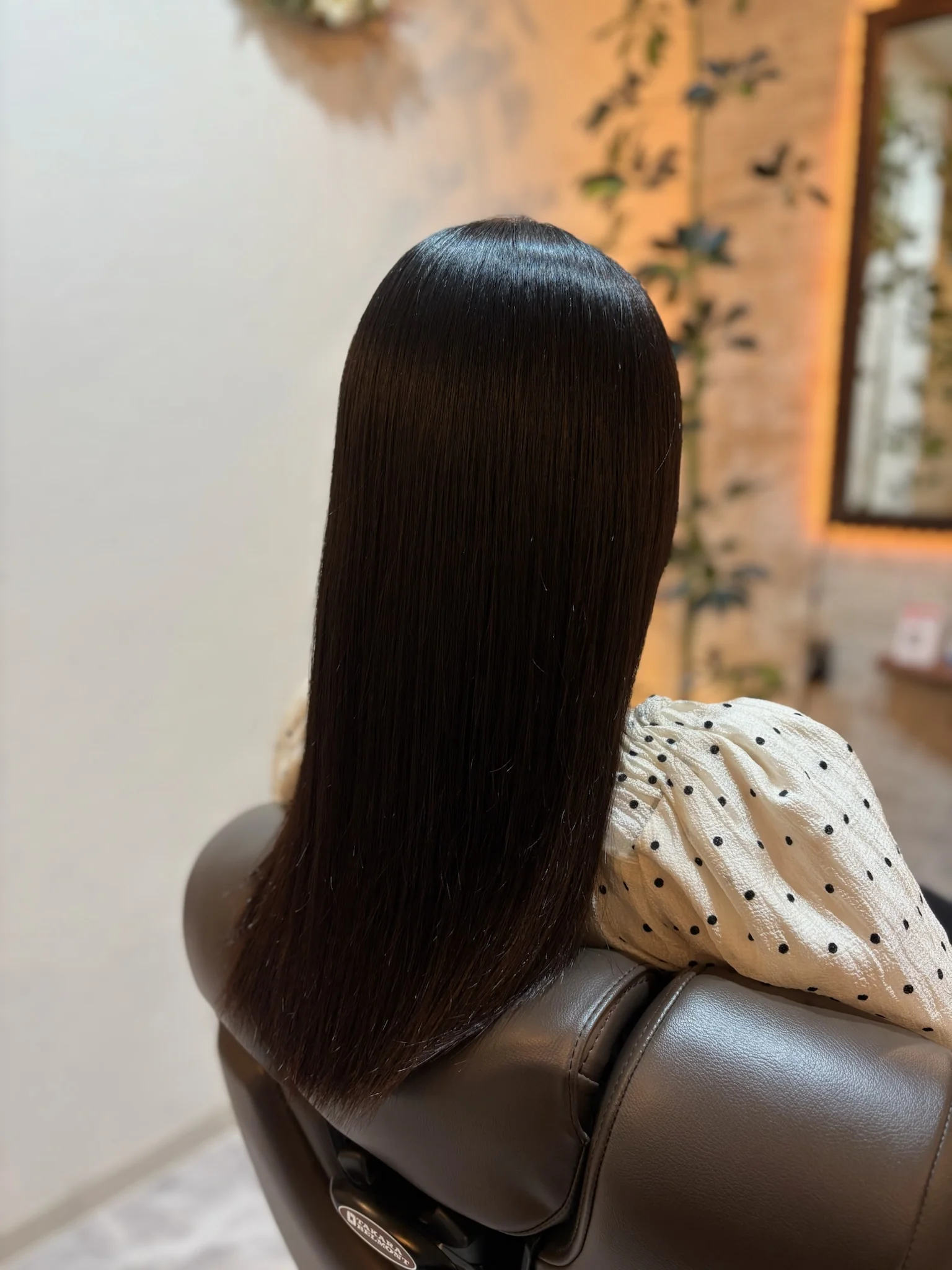 つやのあるストレートヘアの仕上がり